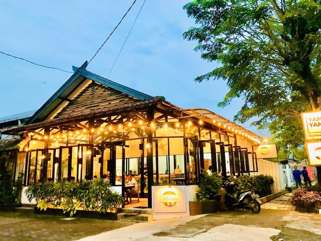 Belaya Hotel Jepara Ngoại thất bức ảnh